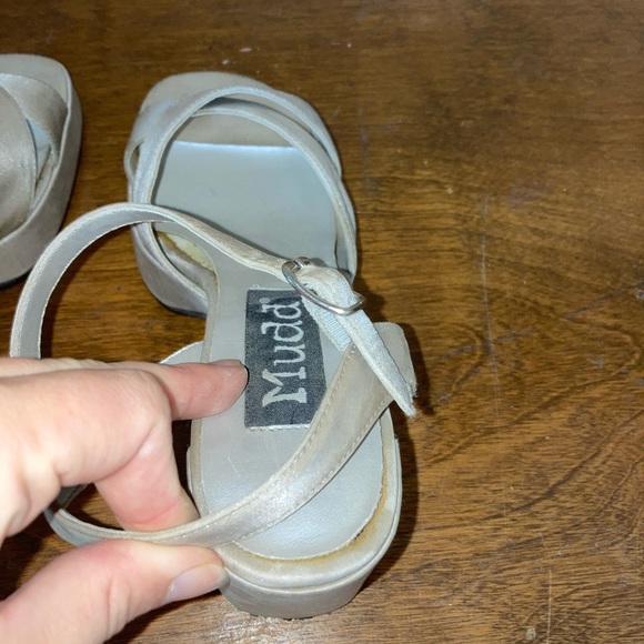 Vintage 2000’s Shimmer Heel - Picture 4 of 7